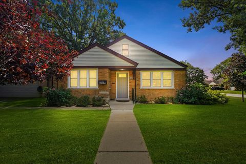 Tiny photo for 10823 S Keeler Avenue, Oak Lawn, IL 60453 (MLS # 12465966)