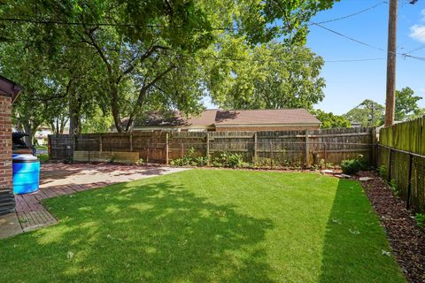Tiny photo for 10823 S Keeler Avenue, Oak Lawn, IL 60453 (MLS # 12465966)