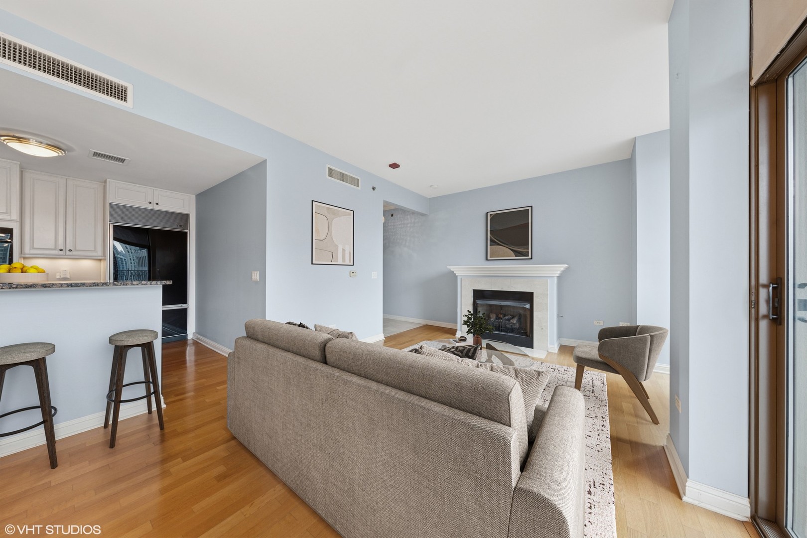 21 E Huron Street 1101