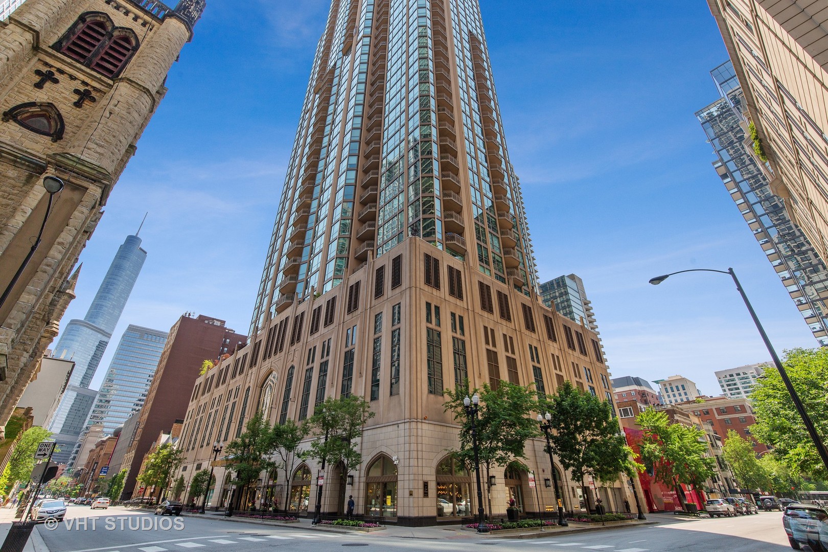 21 E Huron Street 1101