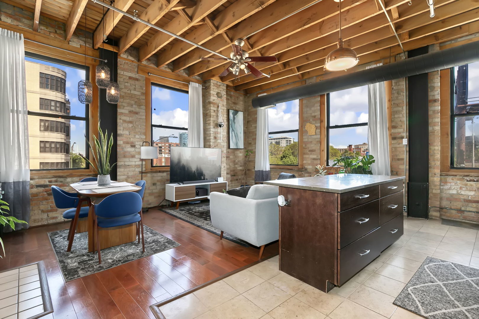 525 N Halsted Street 300