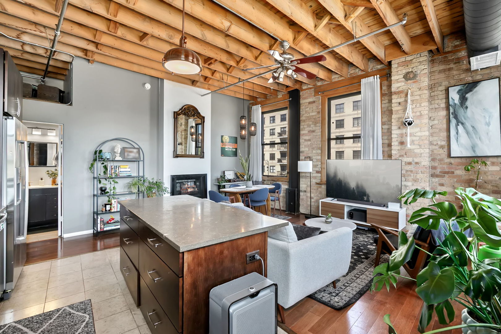 525 N Halsted Street 300