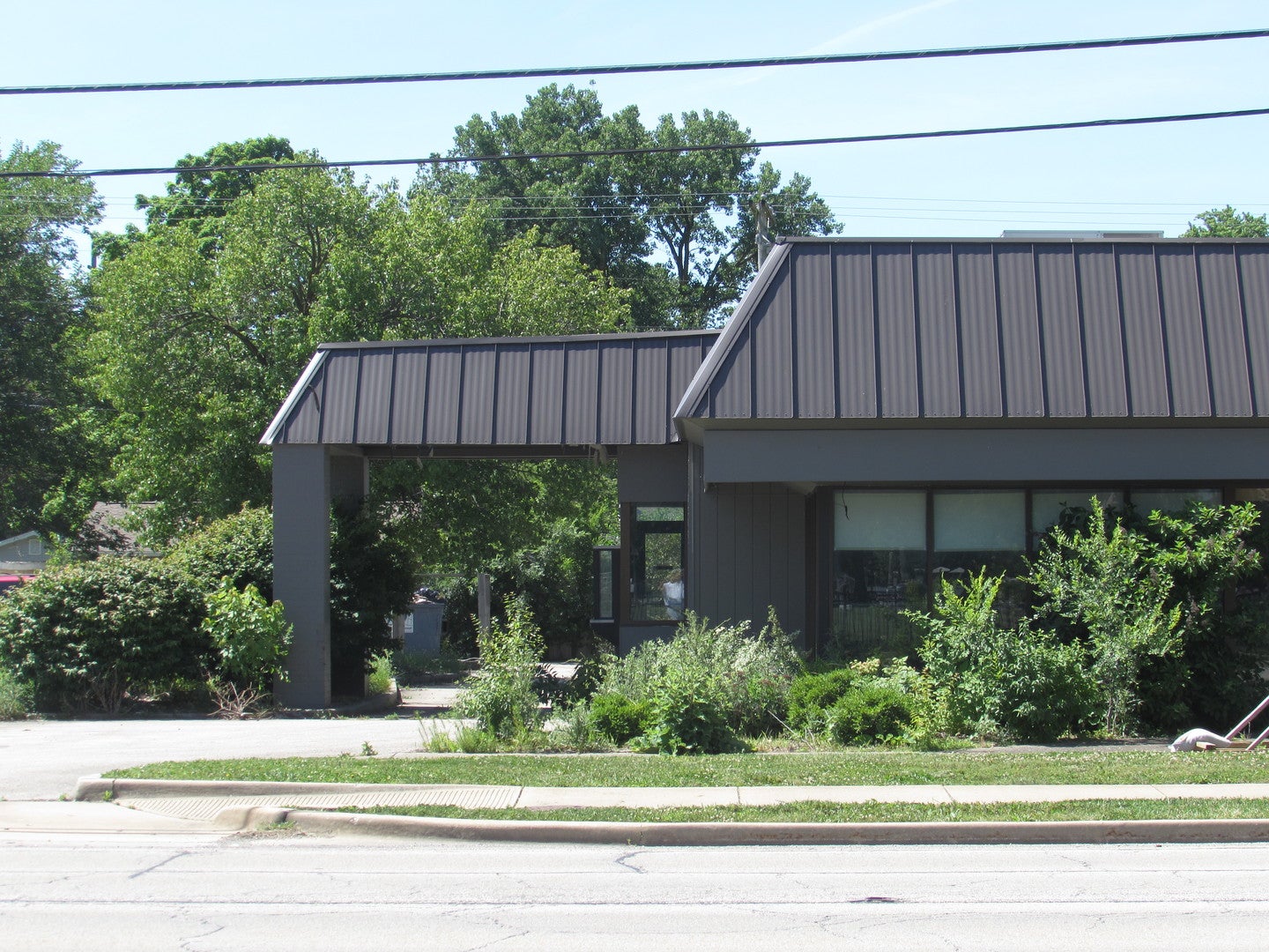 901 E Southline Road