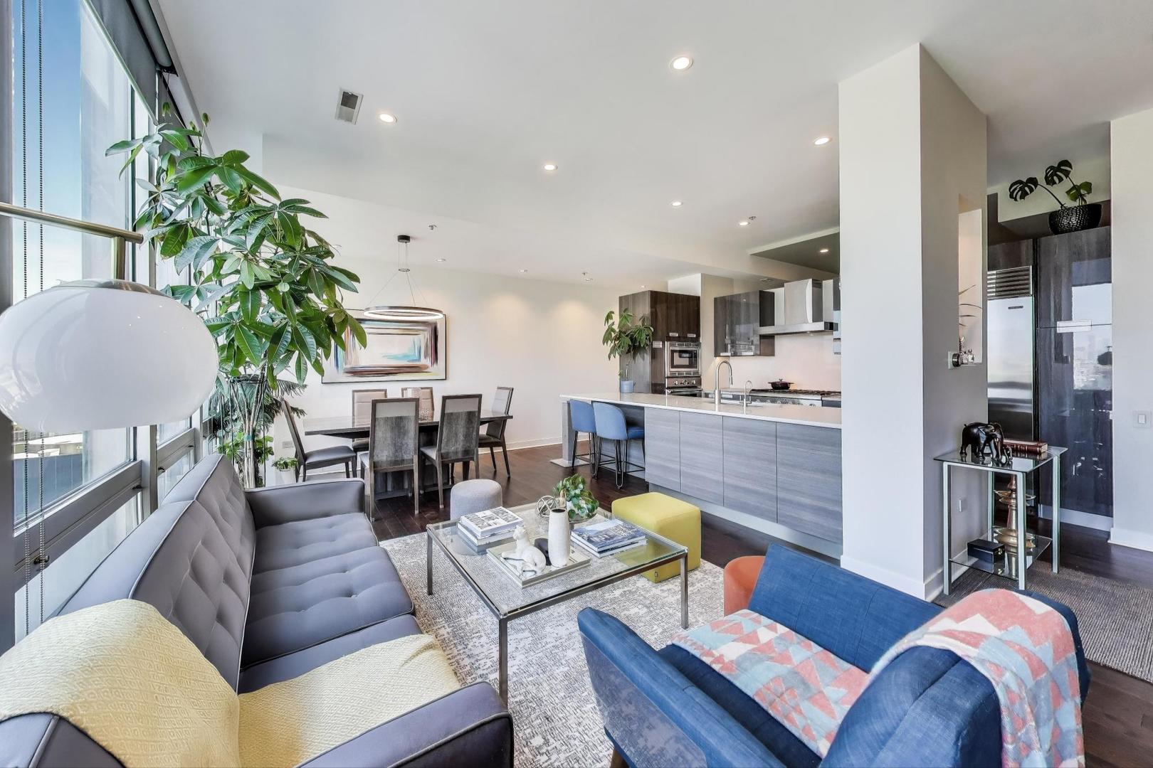 500 W SUPERIOR Street 702