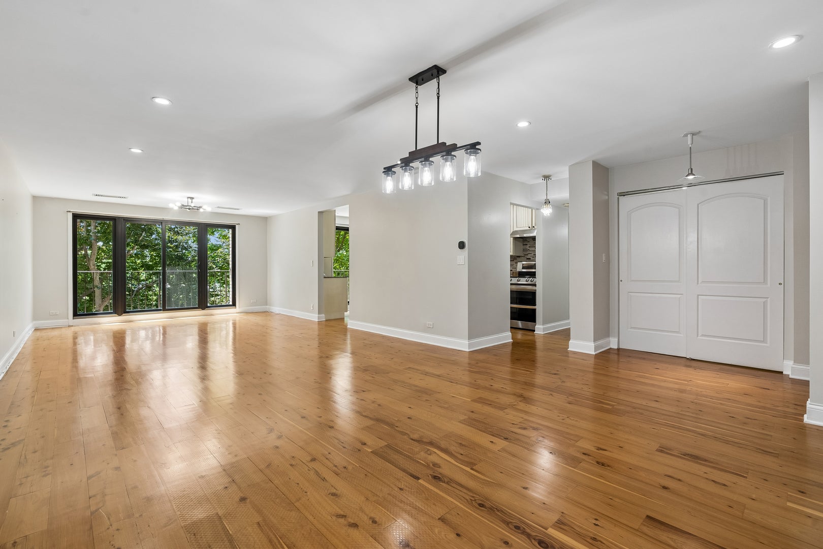 4601 W Touhy Avenue 412