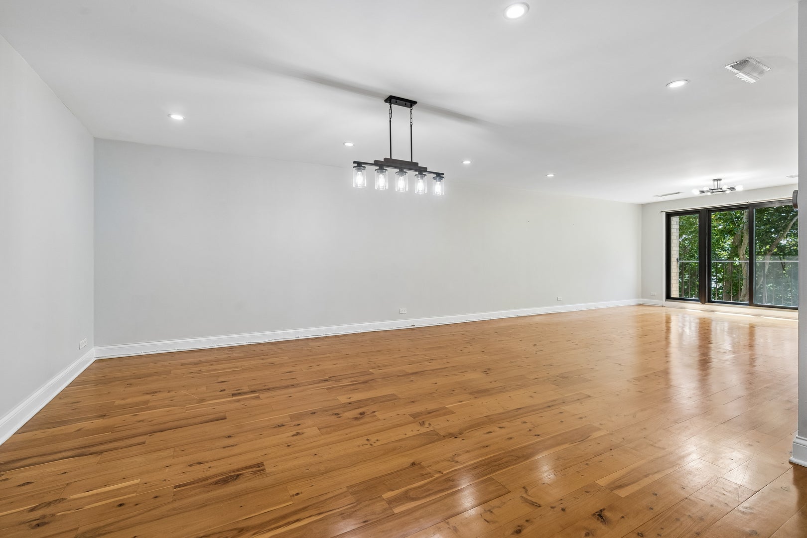 4601 W Touhy Avenue 412