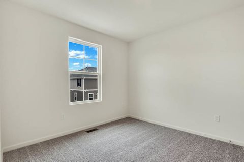 Tiny photo for 567 yosemite Way, Mundelein, IL 60060 (MLS # 12558165)