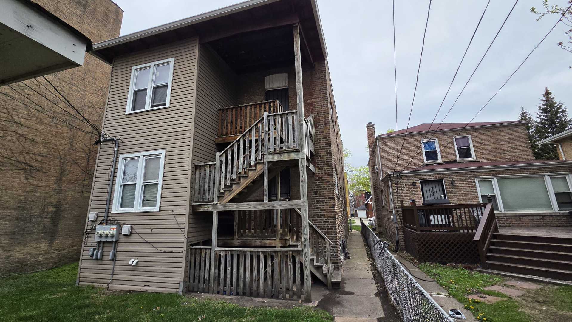 8215 S Eberhart Avenue