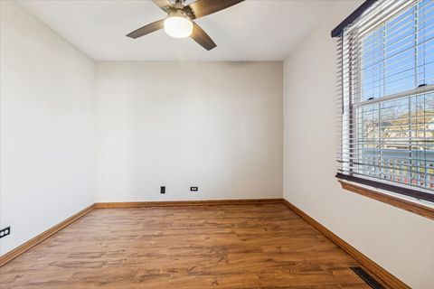 Tiny photo for 601 E Victoria Circle, North Aurora, IL 60542 (MLS # 12524668)