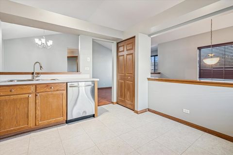 Tiny photo for 601 E Victoria Circle, North Aurora, IL 60542 (MLS # 12524668)