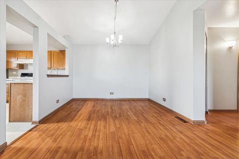 Tiny photo for 601 E Victoria Circle, North Aurora, IL 60542 (MLS # 12524668)