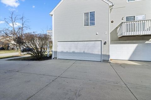 Tiny photo for 601 E Victoria Circle, North Aurora, IL 60542 (MLS # 12524668)