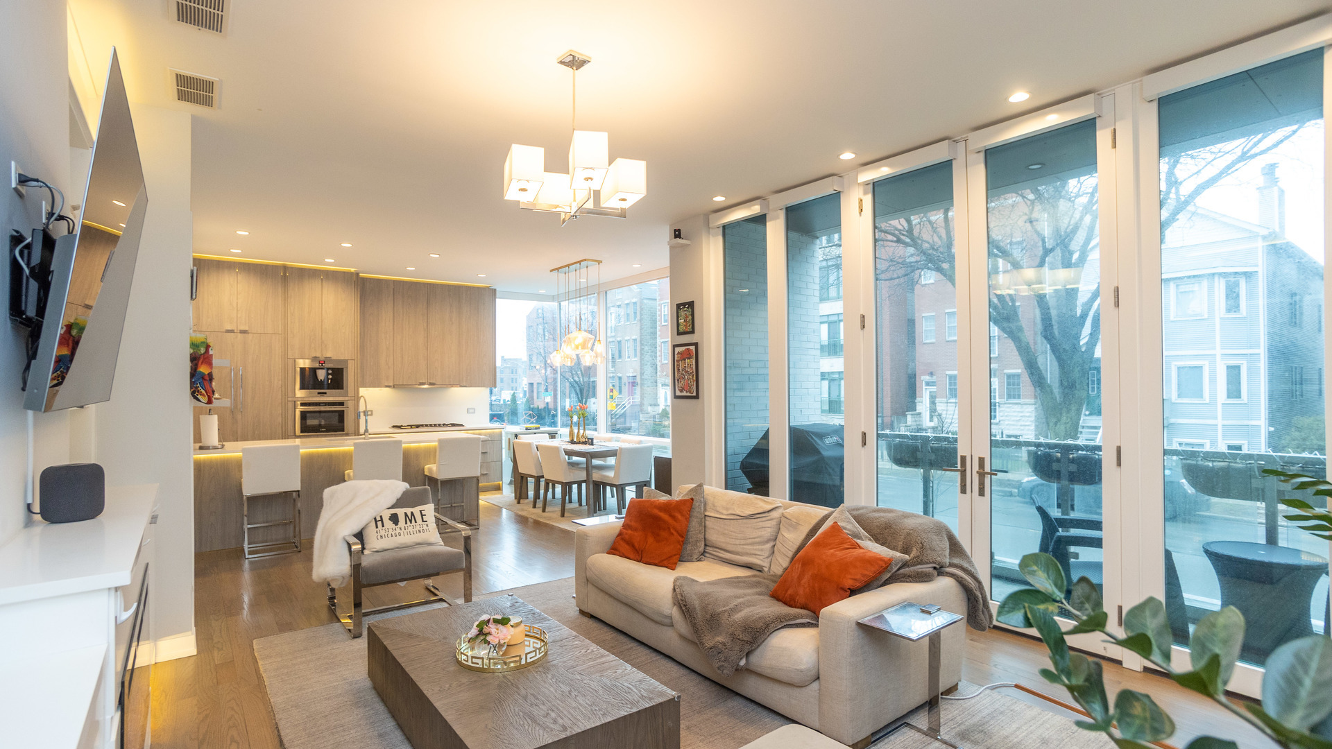 1947 W DIVERSEY Avenue 1W