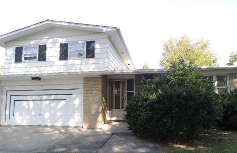 Photo of 831 W Arquilla Drive, Glenwood, IL 60425 (MLS # 12593353)