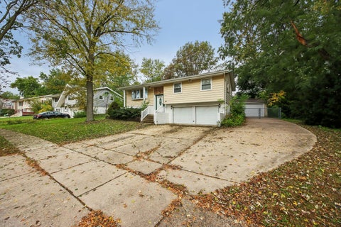 Tiny photo for 1410 Princeton Lane, Schaumburg, IL 60193 (MLS # 12784460)