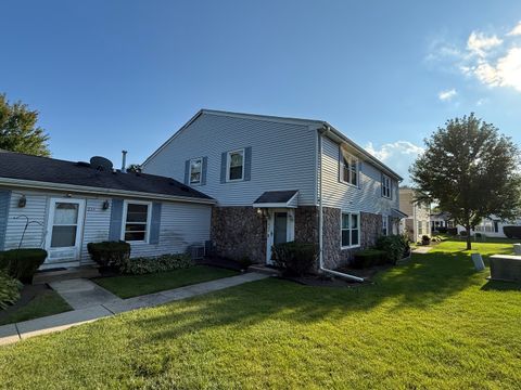 Tiny photo for 233 Harvest Court, Vernon Hills, IL 60061 (MLS # 12561885)