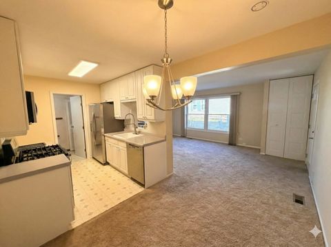 Tiny photo for 233 Harvest Court, Vernon Hills, IL 60061 (MLS # 12561885)