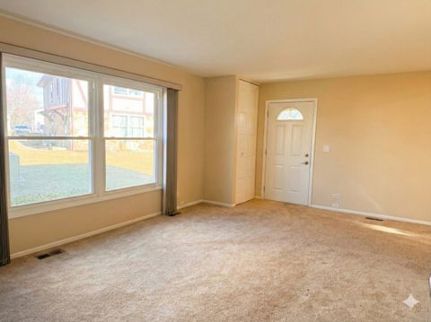 Tiny photo for 233 Harvest Court, Vernon Hills, IL 60061 (MLS # 12561885)