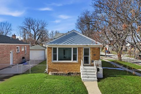 Tiny photo for 4448 Lawndale Avenue, Lyons, IL 60534 (MLS # 12559890)