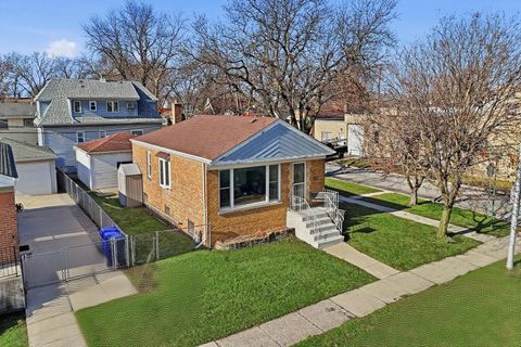 Tiny photo for 4448 Lawndale Avenue, Lyons, IL 60534 (MLS # 12559890)
