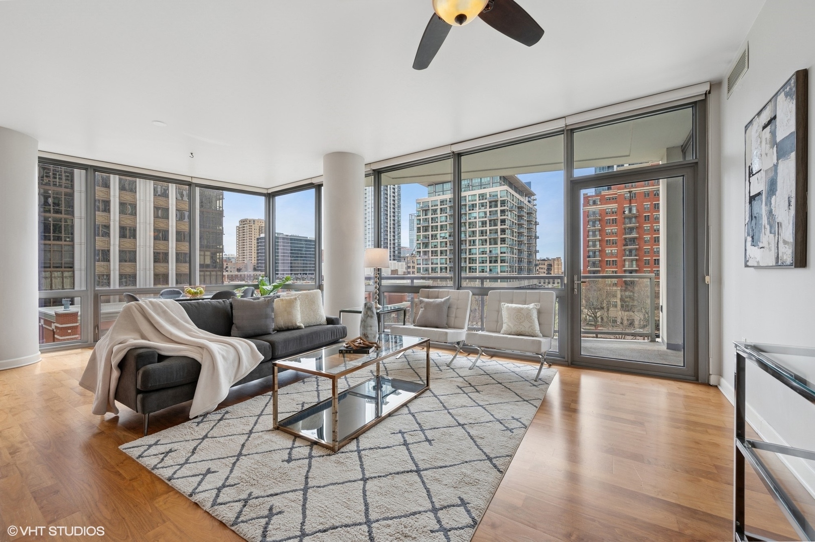 1235 S Prairie Avenue 505