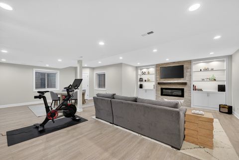 Tiny photo for 12 Wood Oaks Drive, South Barrington, IL 60010 (MLS # 12634270)