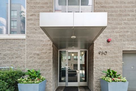 950 W Erie Street 702 Chicago IL 60642