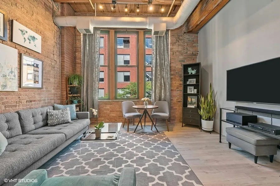 331 S Peoria Street 303