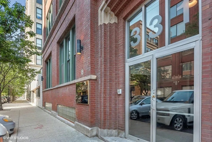 331 S Peoria Street 303