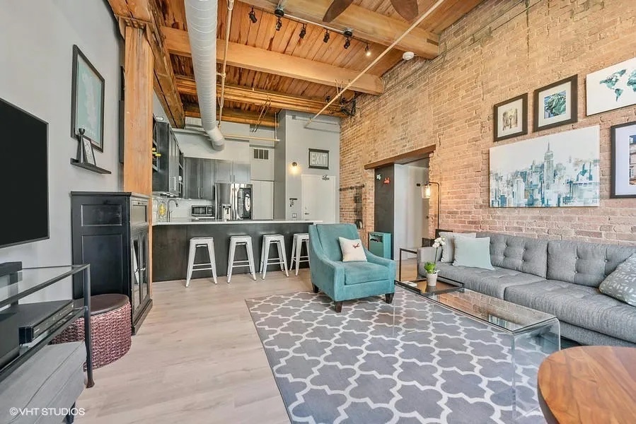 331 S Peoria Street 303