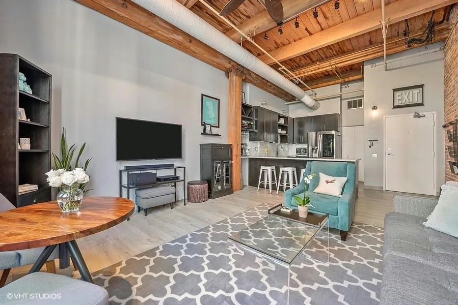 331 S Peoria Street 303