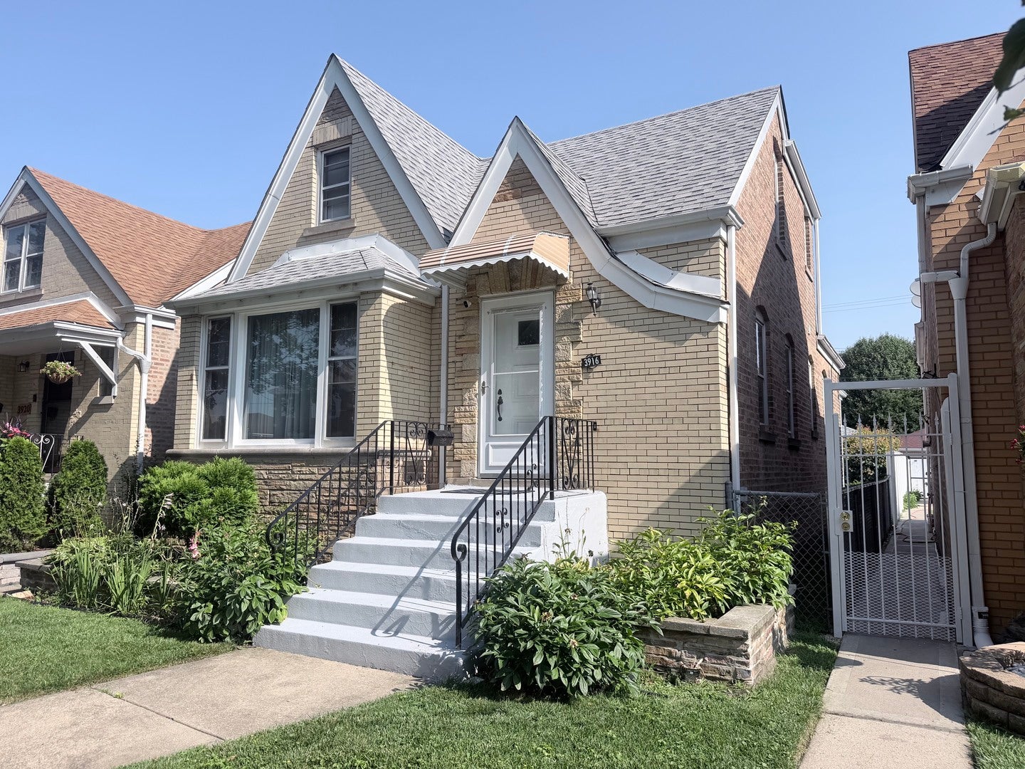 3916 W 59th Place