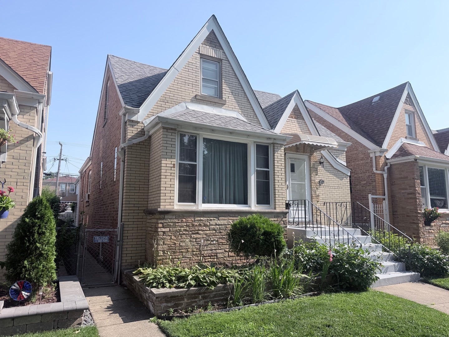 3916 W 59th Place