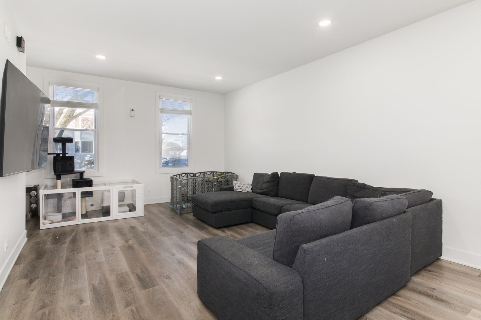 4055 Prairie Avenue 1