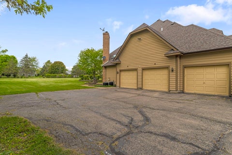 Tiny photo for 40322 N Golden Eagle Court, Antioch, IL 60002 (MLS # 12743661)
