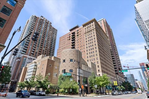 Photo of 40 E 9th Street #1303, Chicago, IL 60605 (MLS # 12461523)