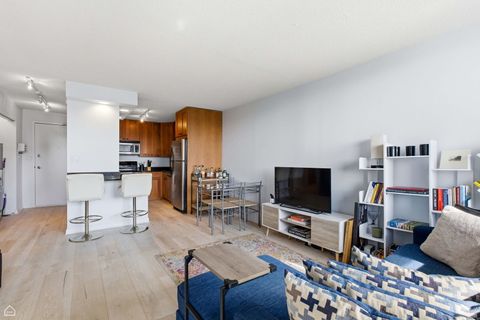 Tiny photo for 450 W Briar Place #10H, Chicago, IL 60657 (MLS # 12511847)