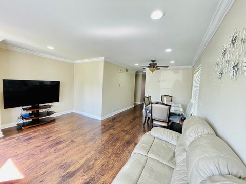 Tiny photo for 527 Heritage Drive, Oswego, IL 60543 (MLS # 12693753)