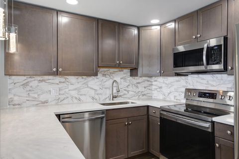 Tiny photo for 5445 N Sheridan Road #2708, Chicago, IL 60640 (MLS # 12603723)