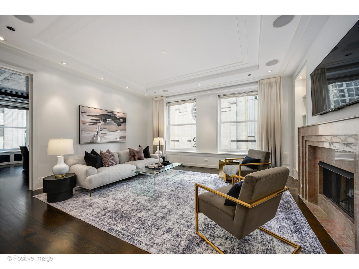 159 E Walton Place 5G