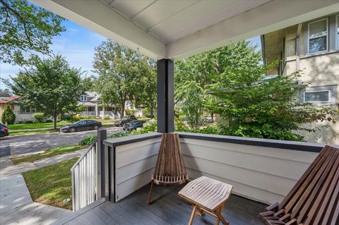 Tiny photo for 830 N Grove Avenue, Oak Park, IL 60302 (MLS # 12586598)