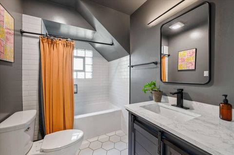 Tiny photo for 830 N Grove Avenue, Oak Park, IL 60302 (MLS # 12586598)