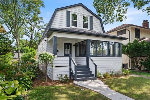 Tiny photo for 830 N Grove Avenue, Oak Park, IL 60302 (MLS # 12586598)