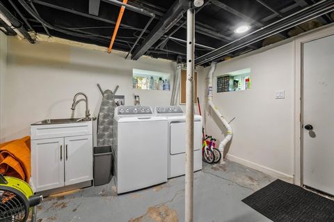 Tiny photo for 830 N Grove Avenue, Oak Park, IL 60302 (MLS # 12586598)