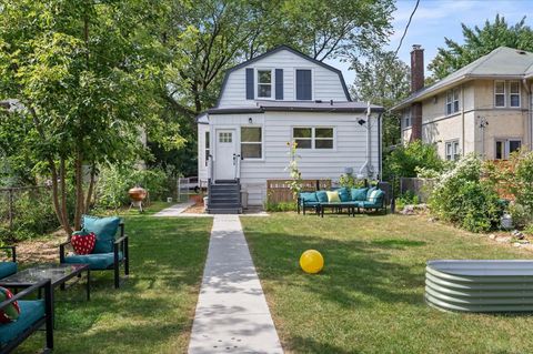 Tiny photo for 830 N Grove Avenue, Oak Park, IL 60302 (MLS # 12586598)