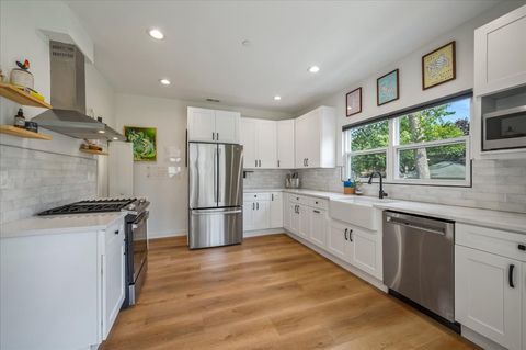 Tiny photo for 830 N Grove Avenue, Oak Park, IL 60302 (MLS # 12586598)