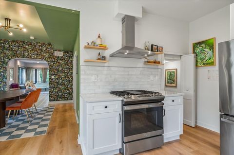 Tiny photo for 830 N Grove Avenue, Oak Park, IL 60302 (MLS # 12586598)