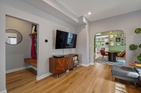 Tiny photo for 830 N Grove Avenue, Oak Park, IL 60302 (MLS # 12586598)