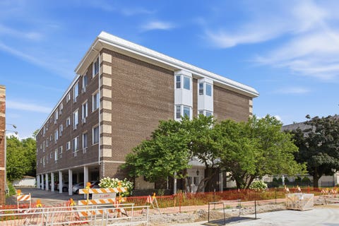 Photo of 150 S Oak Park Avenue S #401, Oak Park, IL 60302 (MLS # 12666921)