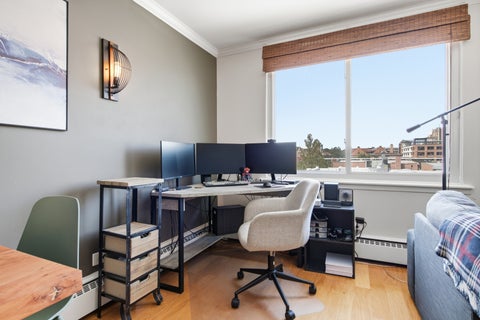 Tiny photo for 150 S Oak Park Avenue S #401, Oak Park, IL 60302 (MLS # 12666921)